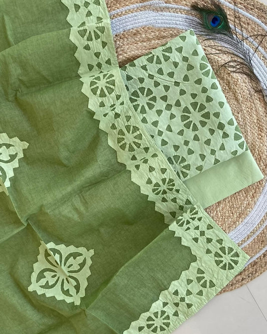 Applique Work Dress Meterial Cotton with Organdy Cotton fabric Best Quality Soft fabric

Top fabric 2.5 meter
Dupatta 2.5 meter
Bottom fabric 2.5 meter